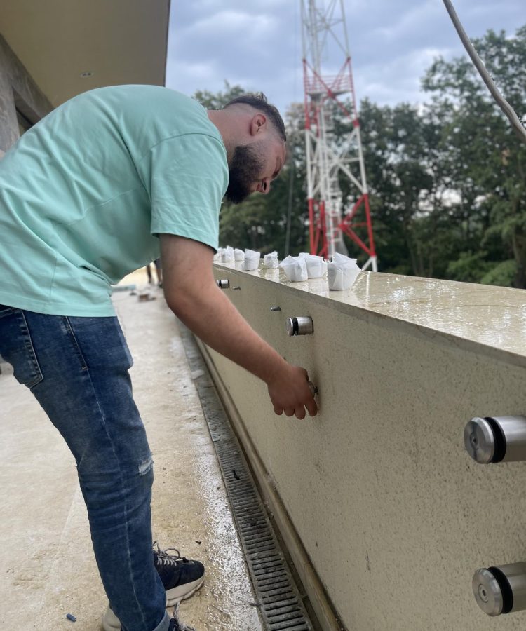 balustrade sticla securizata fixata in profil menghina bucuresti_31